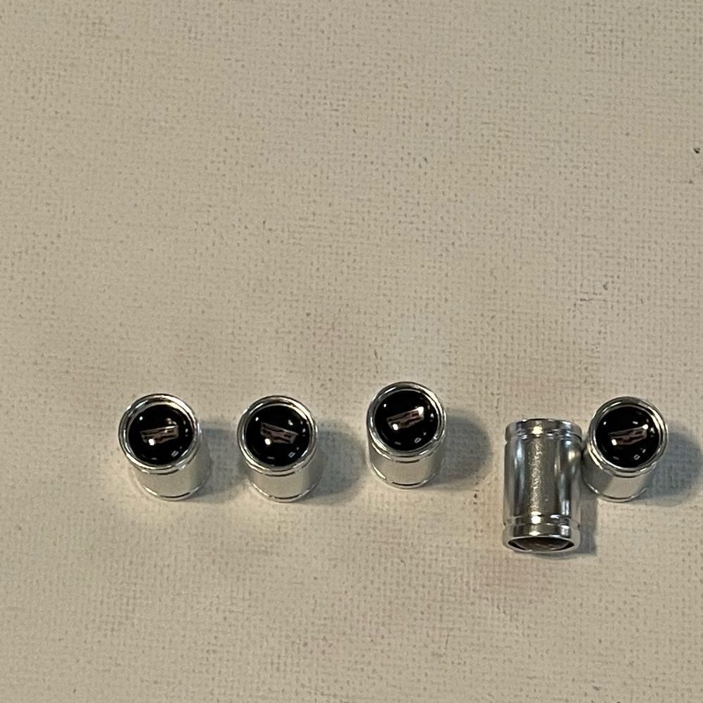 Cadillac Valve Stem Caps in Silver set of 5 NWT